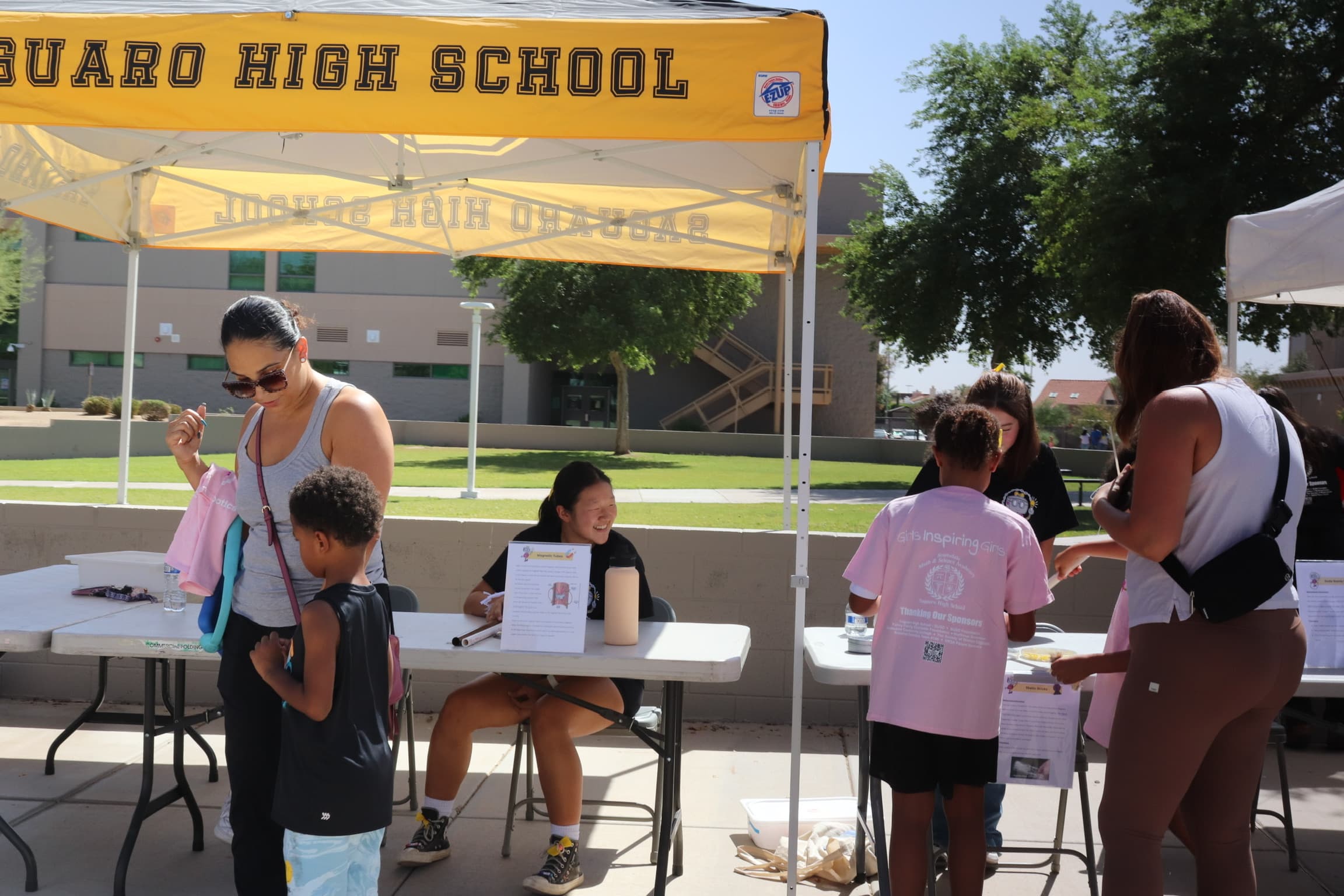 SiS volunteers and students at Saguaro High School annual SiS event